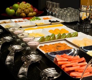 Desayuno buffet  Vincci Vía 66 Madrid