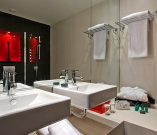 Baño  Vincci Vía 66 Madrid