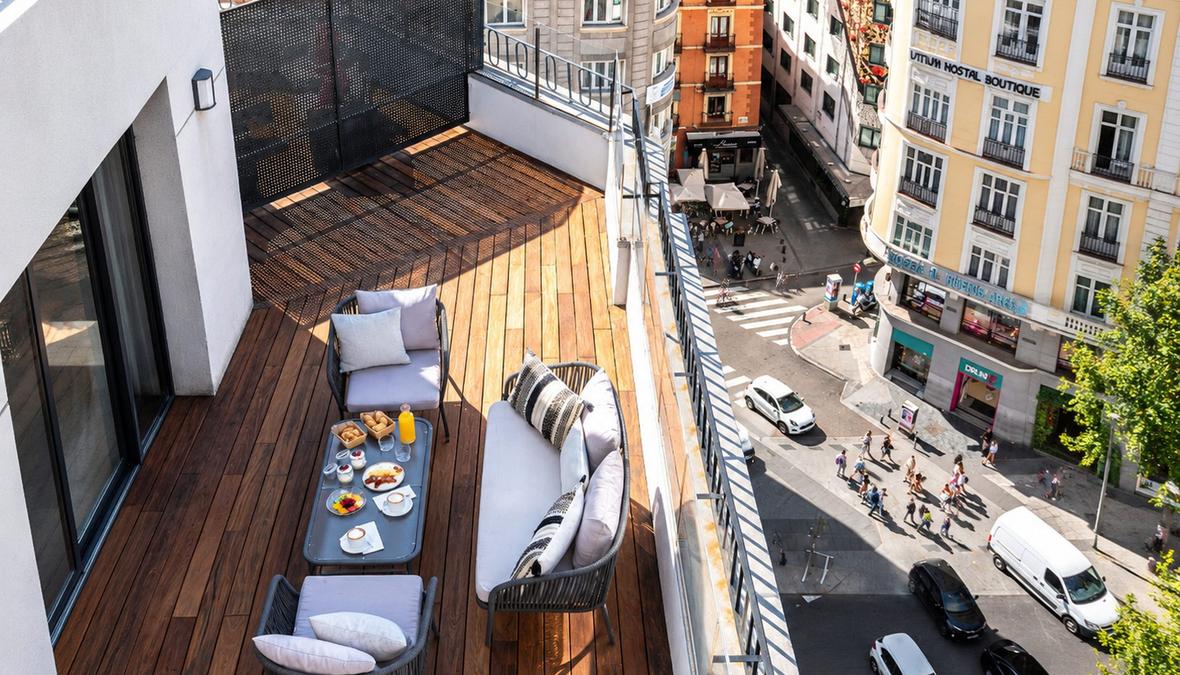 JUNIOR SUITE CON TERRAZA Vincci Vía 66 4* Madrid JUNIOR SUITE CON TERRAZA Vincci Vía 66 4* Madrid